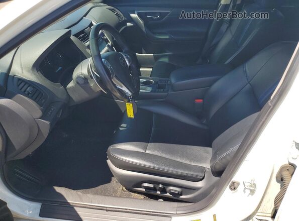 1N4AL3AP7JC294091 2018 NISSAN ALTIMA White Front interior view