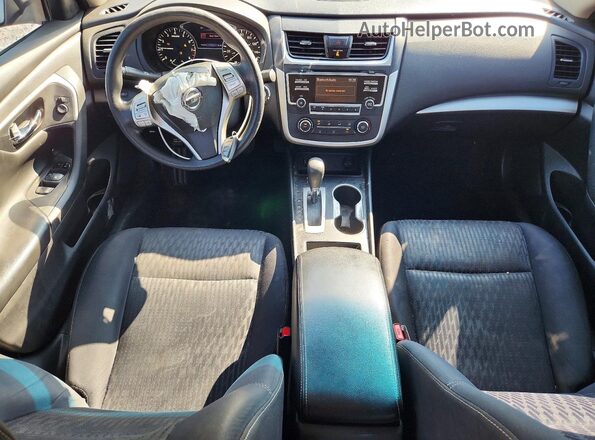 1N4AL3AP8HC158627 2017 NISSAN ALTIMA Silver Widok deski rozdzielczej