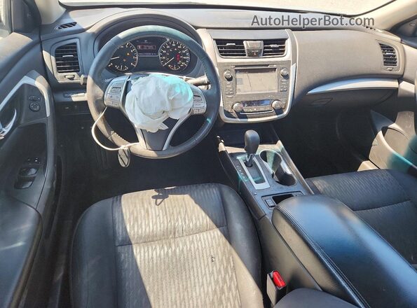 1N4AL3AP8HC197895 2017 NISSAN ALTIMA Серебряный Вид панели приборов