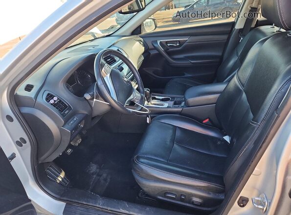 1N4AL3AP8HC226604 2017 NISSAN ALTIMA Silver Front interior view