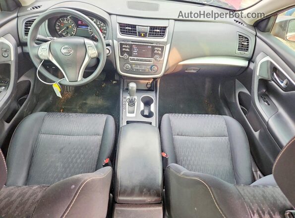 1N4AL3AP8HC252099 2017 NISSAN ALTIMA Red Widok deski rozdzielczej