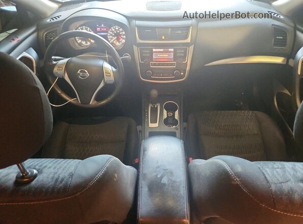 1N4AL3AP8HC479356 2017 NISSAN ALTIMA Red Dashboard view