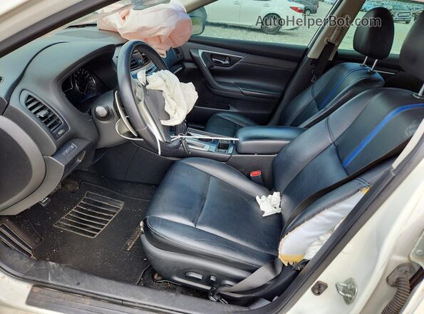 1N4AL3AP8JC163574 2018 NISSAN ALTIMA White Widok wnętrza z przodu