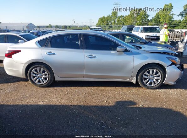 1N4AL3AP8JC281592 2018 NISSAN ALTIMA Серебряный Вид задней части салона