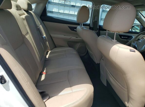 1N4AL3AP9GC161163 2016 NISSAN ALTIMA White Rear seats view