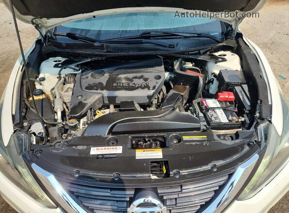 1N4AL3AP9GC180537 2016 NISSAN ALTIMA White Widok wnętrza z tyłu