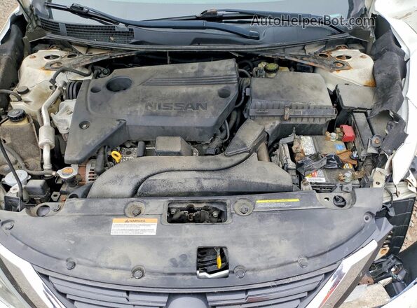 1N4AL3AP9GC288866 2016 NISSAN ALTIMA White Widok wnętrza z tyłu
