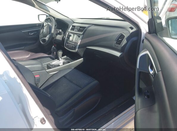 1N4AL3AP9GN327945 2016 NISSAN ALTIMA White Вид салону спереду