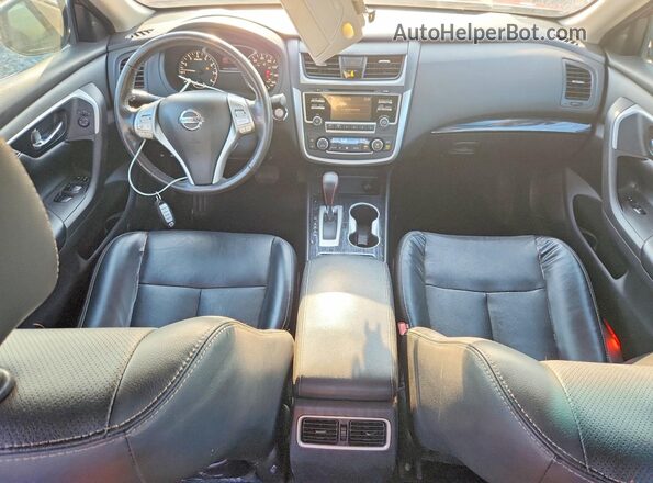 1N4AL3AP9HC195301 2017 NISSAN ALTIMA Burgundy Вид панелі приладів