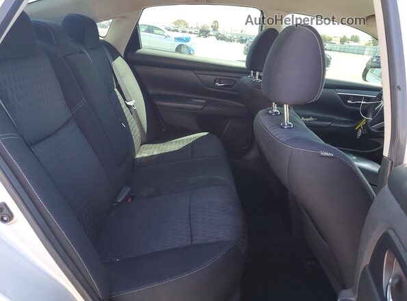 1N4AL3AP9HC252595 2017 NISSAN ALTIMA Silver Հետևի նստատեղերի տեսք