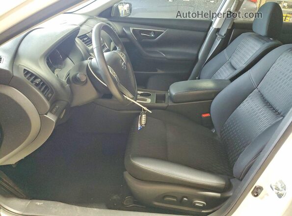 1N4AL3AP9HC255206 2017 NISSAN ALTIMA White Vista interior delantera