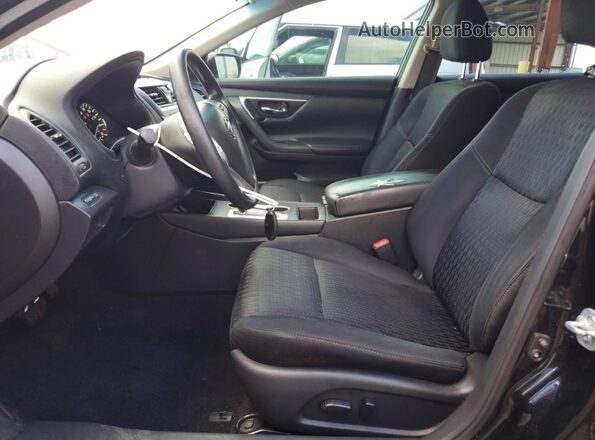1N4AL3AP9HN303324 2017 NISSAN ALTIMA Черный Вид салона спереди