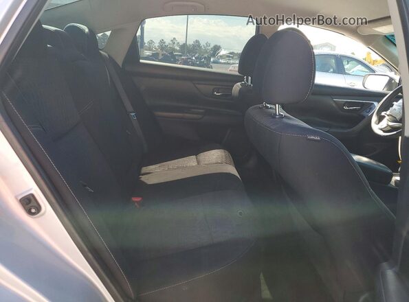 1N4AL3AP9HN332015 2017 NISSAN ALTIMA Silver Rear seats view
