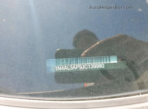 1N4AL3AP9JC139980 2018 NISSAN ALTIMA Silver Շարժիչի բաժամունքի տեսք