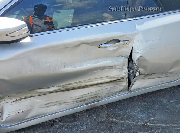 1N4AL3AP9JC139980 2018 NISSAN ALTIMA Silver Սալոնի դիմացի տեսք