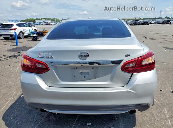 1N4AL3AP9JC139980 2018 NISSAN ALTIMA Silver Հետևի տեսք