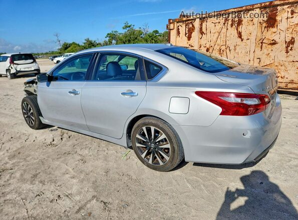 1N4AL3AP9JC156102 2018 NISSAN ALTIMA Серебряный Задняя левая четверть