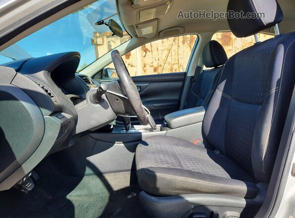 1N4AL3AP9JC156102 2018 NISSAN ALTIMA Серебряный Вид салона спереди