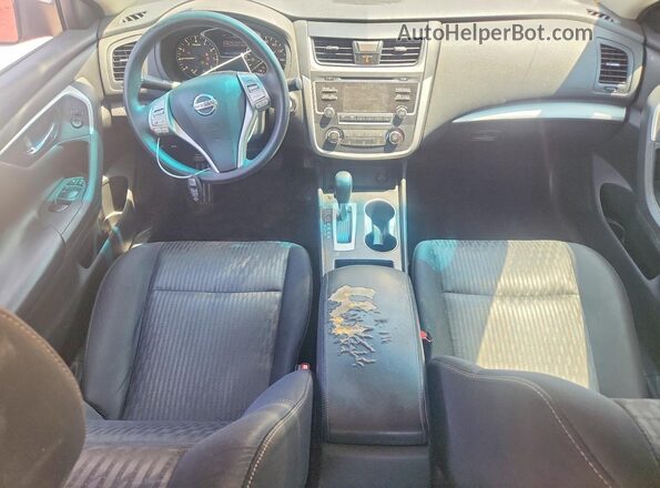 1N4AL3AP9JC160411 2018 NISSAN ALTIMA Red Dashboard view