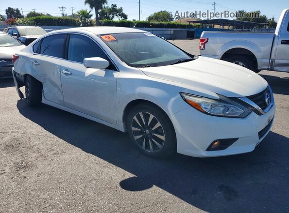 1N4AL3AP9JC163826 2018 NISSAN ALTIMA White Przód prawy