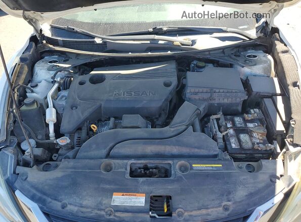 1N4AL3AP9JC163826 2018 NISSAN ALTIMA White Widok wnętrza z tyłu