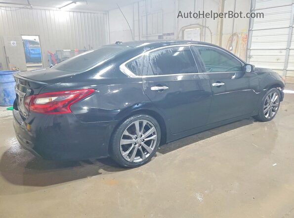 1N4AL3AP9JC173949 2018 NISSAN ALTIMA Черный Задняя правая четверть