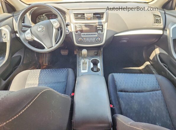 1N4AL3APXGC134876 2016 NISSAN ALTIMA Серебряный Вид панели приборов