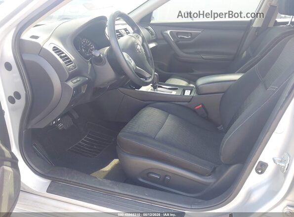 1N4AL3APXHC146950 2017 NISSAN ALTIMA Silver Вид салону спереду