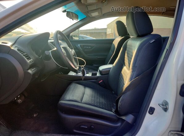 1N4AL3APXHC246840 2017 NISSAN ALTIMA White Вид салону спереду