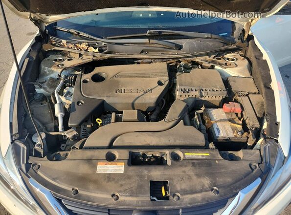 1N4AL3APXHC246840 2017 NISSAN ALTIMA White Вид задньої частини салону