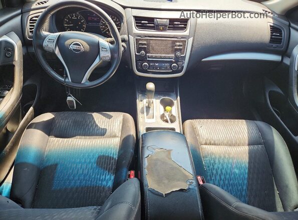 1N4AL3APXHC256218 2017 NISSAN ALTIMA Silver Вид панелі приладів
