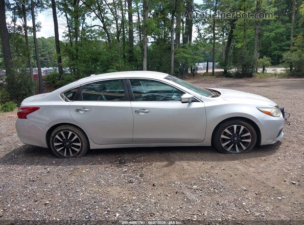 1N4AL3APXJC117034 2018 NISSAN ALTIMA Silver Widok wnętrza z tyłu