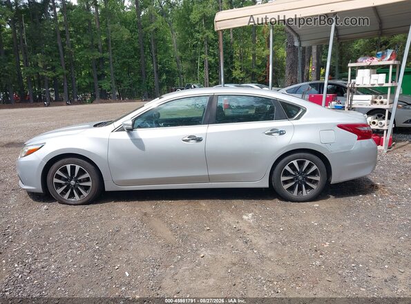 1N4AL3APXJC117034 2018 NISSAN ALTIMA Silver Widok wnętrza 360 stopni