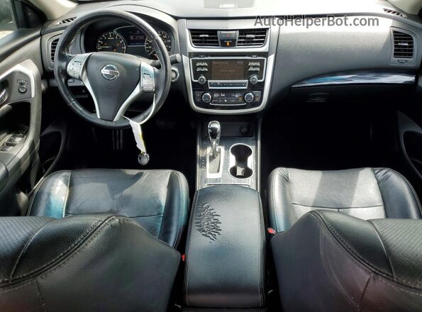 1N4AL3APXJC175483 2018 NISSAN ALTIMA Silver Widok deski rozdzielczej