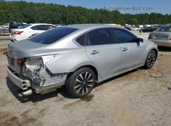 1N4AL3APXJC180988 2018 NISSAN ALTIMA Серебряный Задняя правая четверть