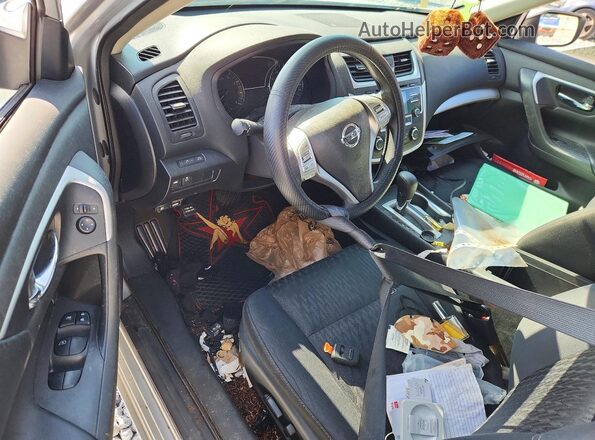 1N4AL3APXJC220535 2018 NISSAN ALTIMA Серебряный Вид панели приборов
