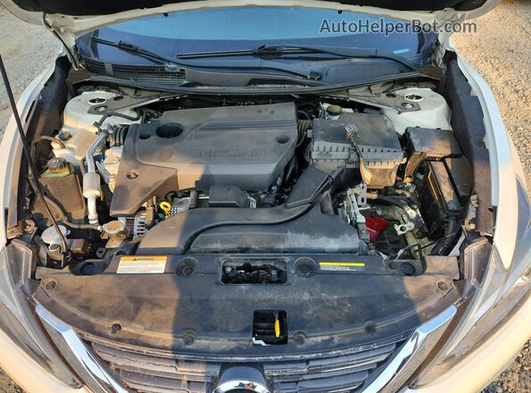1N4AL3APXJC278631 2018 NISSAN ALTIMA White Вид задньої частини салону