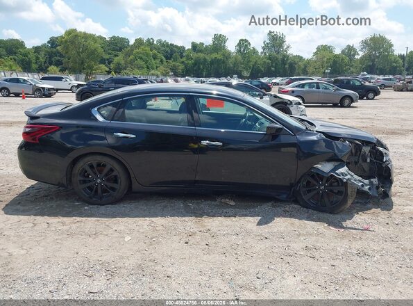 1N4AL3APXJC282033 2018 NISSAN ALTIMA Black Rear interior view