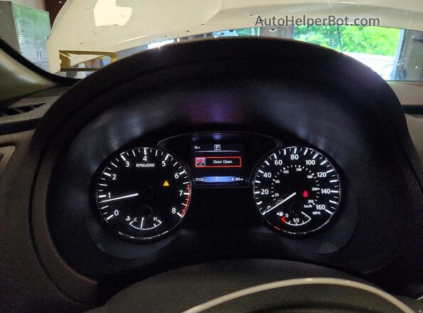 1N4AL3APXJC472379 2018 NISSAN ALTIMA Белый Вид щитка приборов