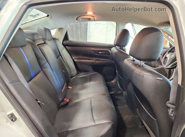 1N4AL3APXJC472379 2018 NISSAN ALTIMA Белый Вид задних сидений