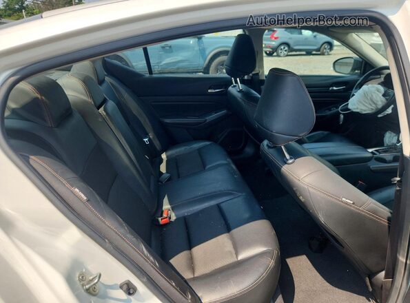 1N4AL4CV1MN329427 2021 NISSAN ALTIMA White Widok tylnych siedzeń
