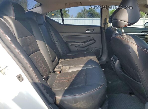 1N4AL4CV7RN339273 2024 NISSAN ALTIMA White Հետևի նստատեղերի տեսք
