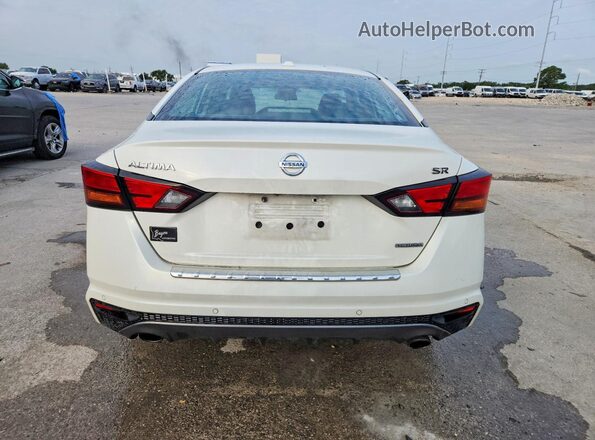 1N4AL4CVXMN308575 2021 NISSAN ALTIMA White Widok z tyłu