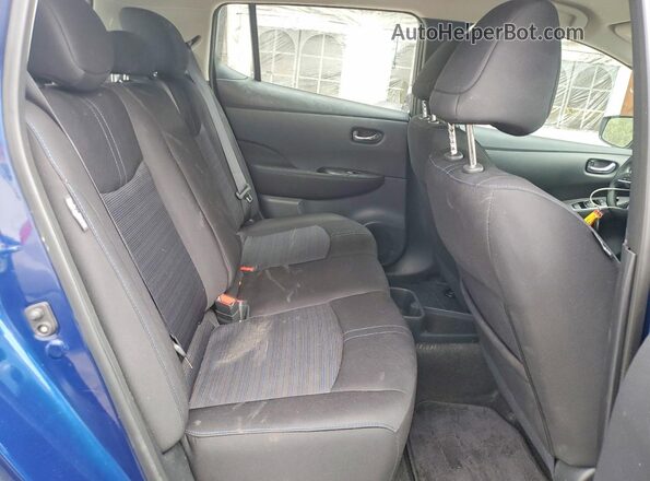 1N4AZ1BV1SC563669 2025 NISSAN LEAF Blue Rear seats view
