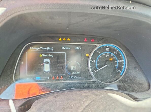 1N4AZ1BV5SC558541 2025 NISSAN LEAF White Սարքավորումների վահանակի տեսք