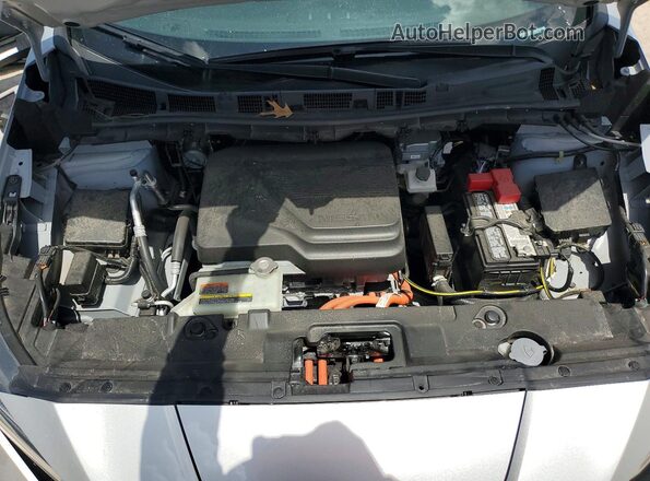 1N4AZ1BV8SC563510 2025 NISSAN LEAF Серебряный Вид подкапотного пространства