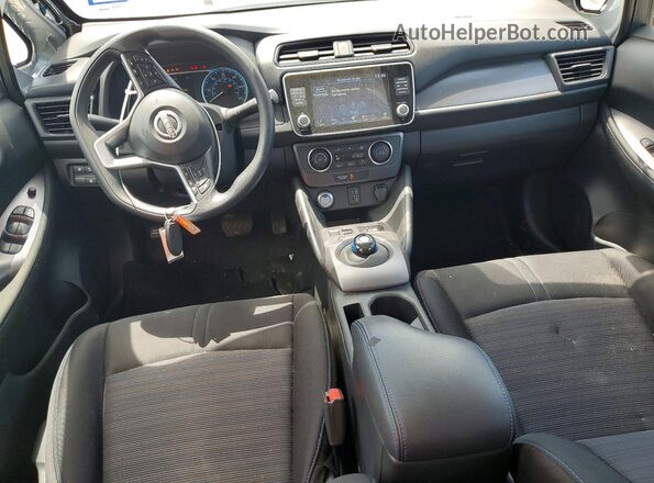 1N4AZ1BV8SC563510 2025 NISSAN LEAF Серебряный Вид панели приборов