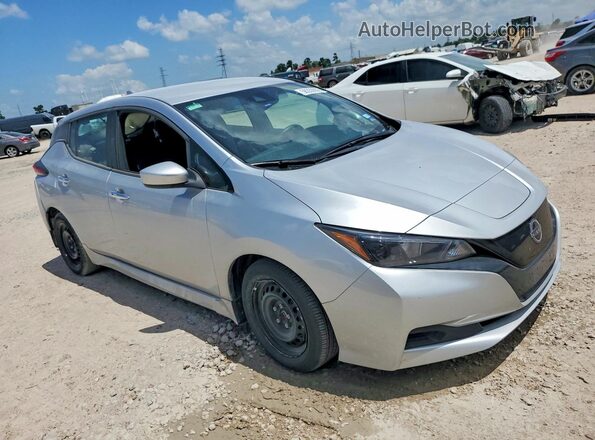 1N4AZ1BV8SC563510 2025 NISSAN LEAF Серебряный Передняя правая четверть