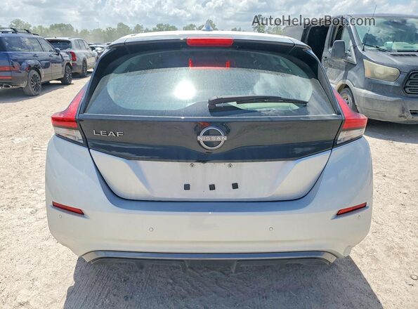 1N4AZ1BV8SC563510 2025 NISSAN LEAF Серебряный Вид сзади