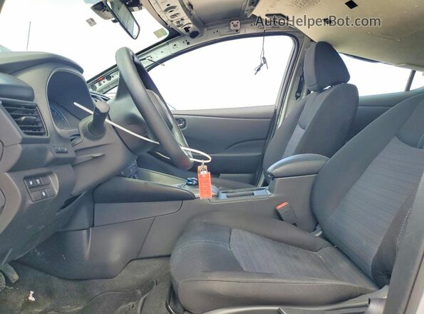 1N4AZ1BV8SC563510 2025 NISSAN LEAF Серебряный Вид салона спереди
